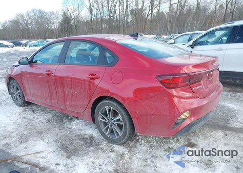 2024 Kia Forte Lxs z USA, uszkodzony, nr VIN 3KPF24AD9RE717496